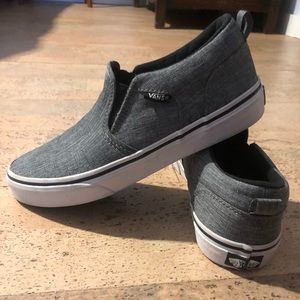 Vans Asher slip-on sneaker - boys size 5 (youth)
